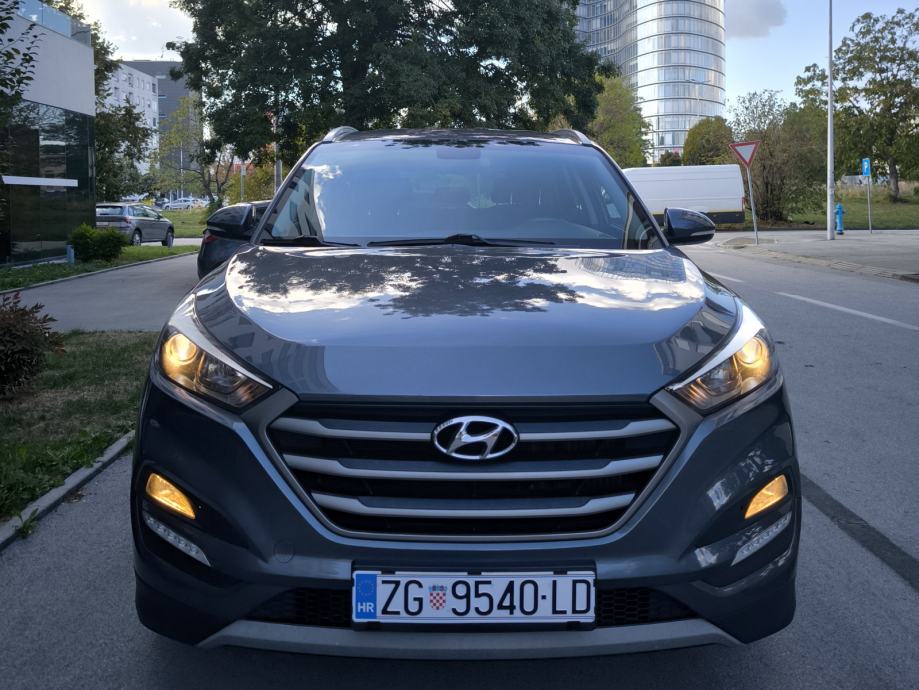HYUNDAI TUCSON 1.7 CRDi AUTOMATIK// REGISTRAN GODINU DANA//, fotografija 6