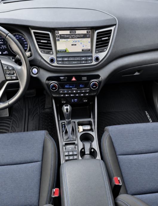 Hyundai Tucson 1.7 CRDi automatik, kamera, Panorama, fotografija 11