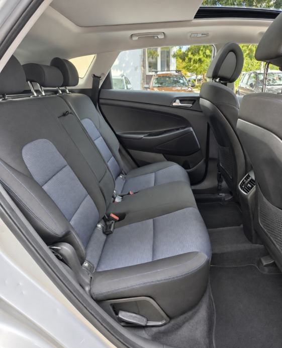 Hyundai Tucson 1.7 CRDi automatik, kamera, Panorama, fotografija 8