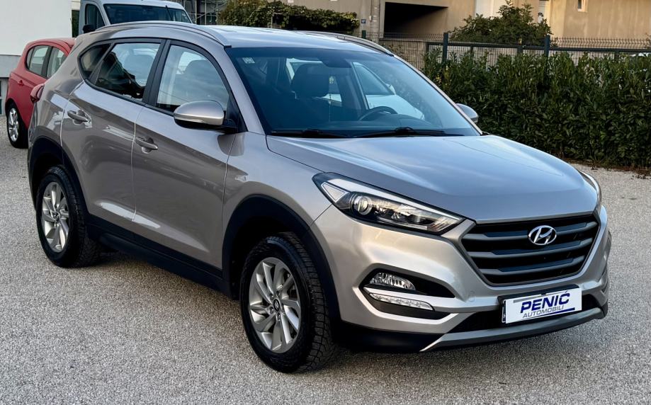 Hyundai Tucson 1.7 CRDi - Kupljen nov u HR - 1. VLASNIK, fotografija 3