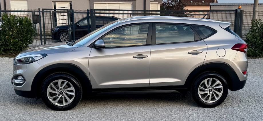 Hyundai Tucson 1.7 CRDi - Kupljen nov u HR - 1. VLASNIK, fotografija 4