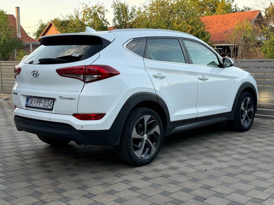 Hyundai Tucson 1,7 CRDi, fotografija 12
