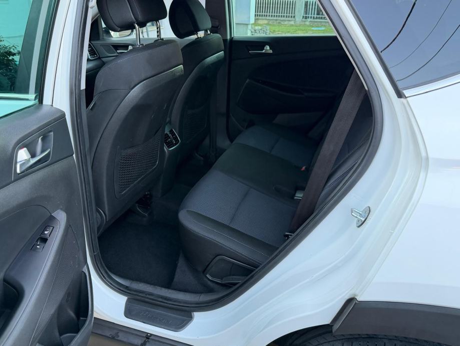 Hyundai Tucson 1,7 CRDi, fotografija 13