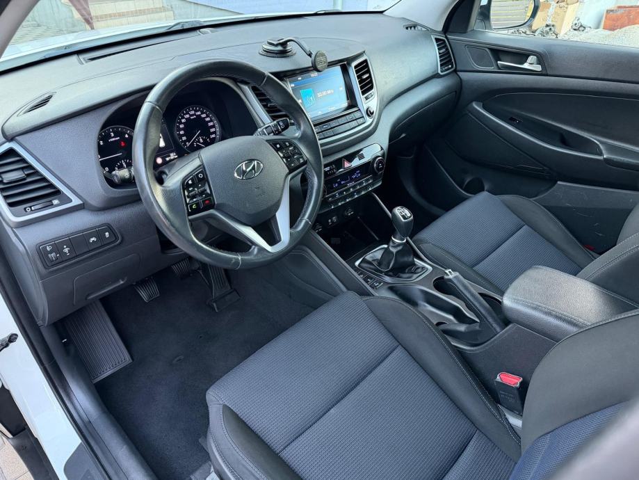 Hyundai Tucson 1,7 CRDi, fotografija 15