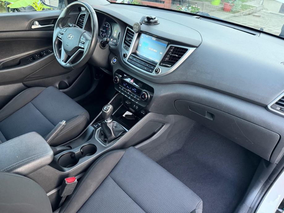Hyundai Tucson 1,7 CRDi, fotografija 17