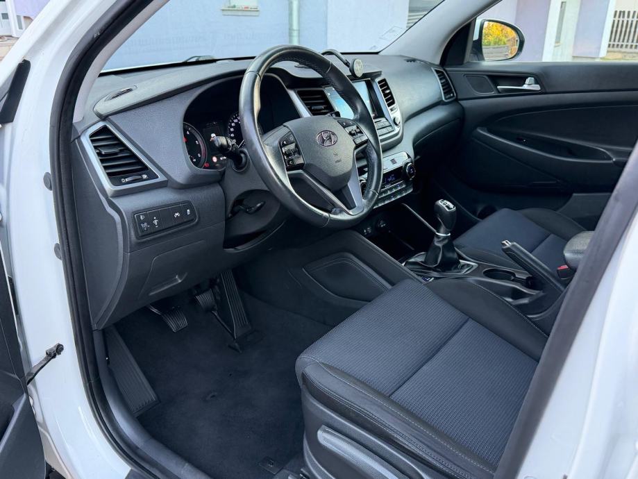 Hyundai Tucson 1,7 CRDi, fotografija 18