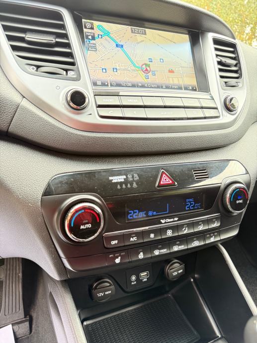 Hyundai Tucson 1.7 CRDi-TEMP-NAVI-AUT. KLIMA-MODOVI VOŽNJE-GR. SJEDALA, fotografija 16
