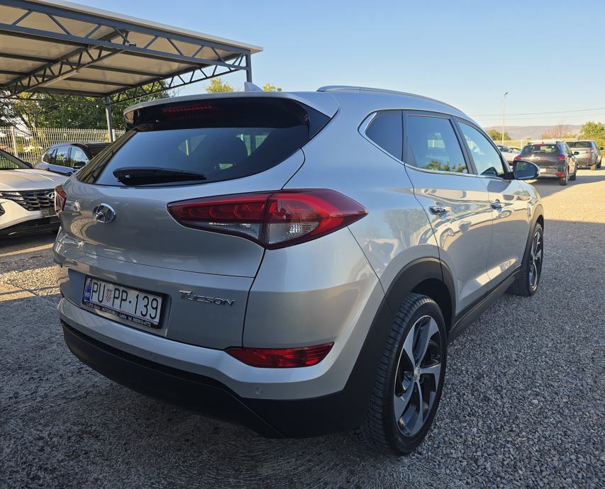 Hyundai Tucson 1.7 CRDi XPOSSIBLE 1. Vlasnik, servisiran PERFEKTAN!, fotografija 5