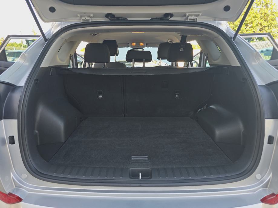 Hyundai Tucson 1.7 CRDi XPOSSIBLE 1. Vlasnik, servisiran PERFEKTAN!, fotografija 12