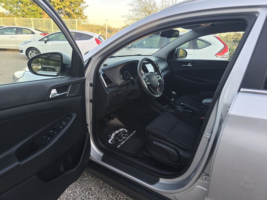 Hyundai Tucson 1.7 CRDi XPOSSIBLE 1. Vlasnik, servisiran PERFEKTAN!, fotografija 14