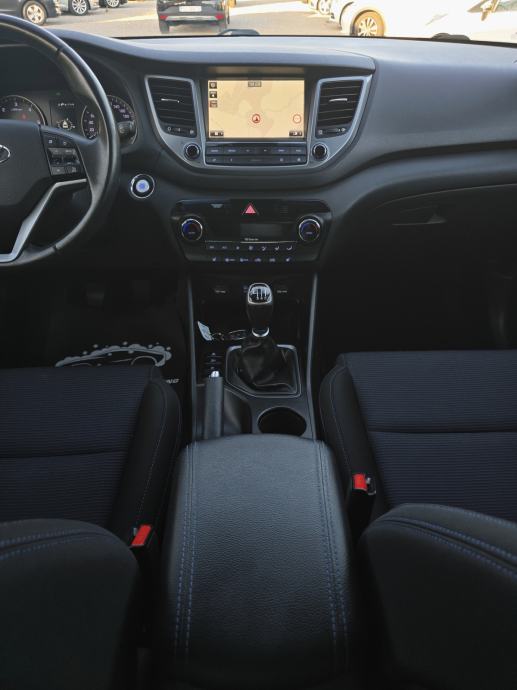 Hyundai Tucson 1.7 CRDi XPOSSIBLE 1. Vlasnik, servisiran PERFEKTAN!, fotografija 19