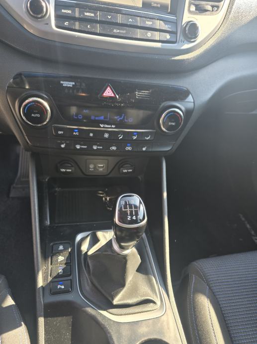 Hyundai Tucson 1.7crdi AKCIJA!!!, fotografija 15