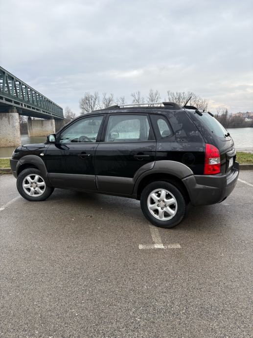 Hyundai Tucson 2,0 CRDi GLS, pogled izvana - slika 4