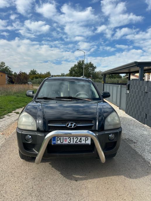 Hyundai tucson 2.0 crdi, fotografija 3