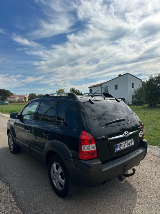 Hyundai tucson 2.0 crdi, fotografija 4