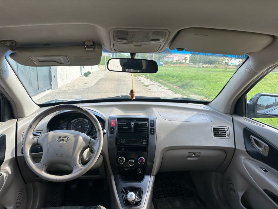 Hyundai tucson 2.0 crdi, fotografija 6