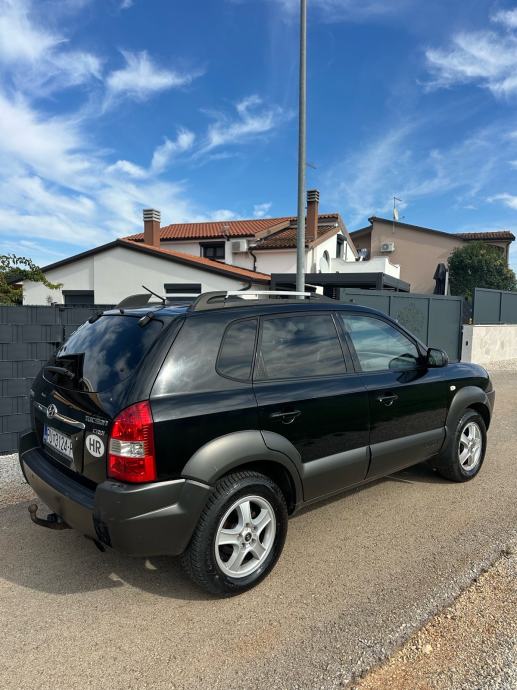 Hyundai tucson 2.0 crdi, fotografija 8