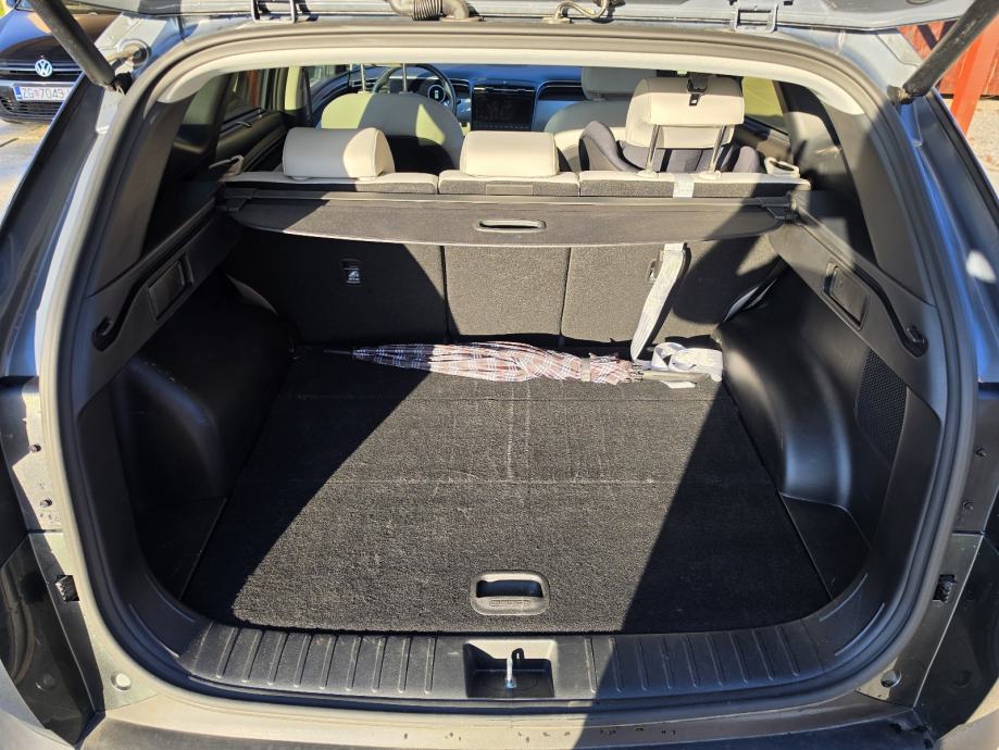 Hyundai Tucson Hybrid automatik, fotografija 14