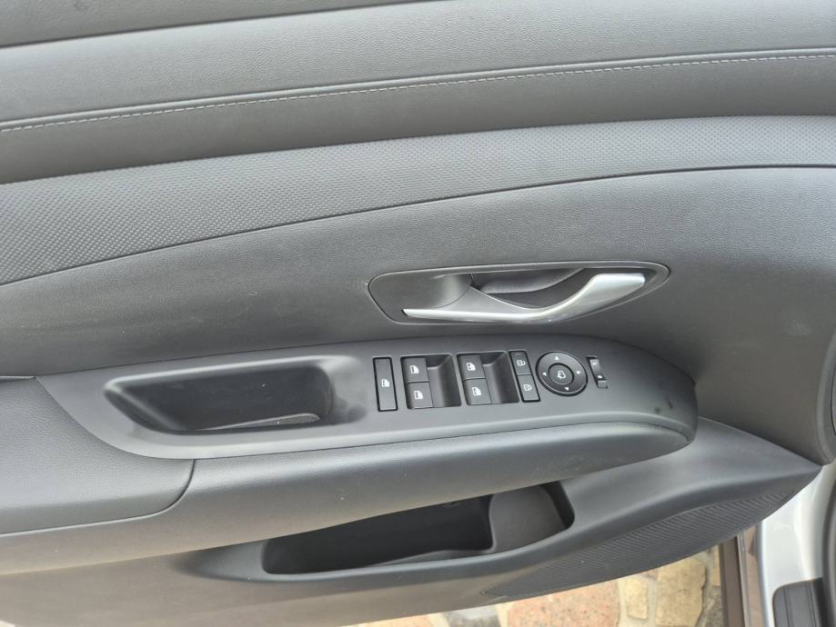 Hyundai TUCSON NX4 FL 1.6T 160 6MT 2WD STYLE WINTER ** AKCIJA !! **, fotografija 17