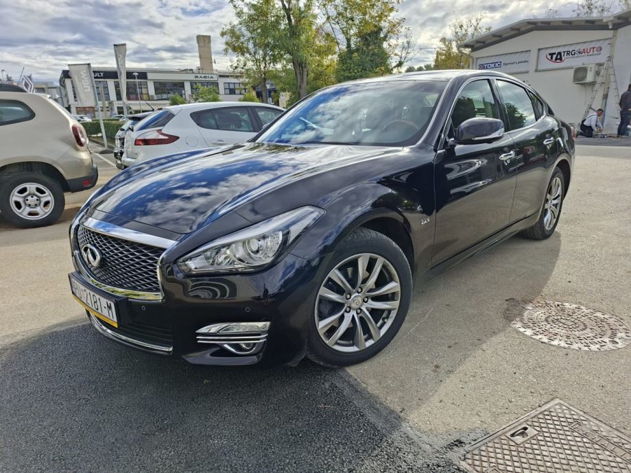 Infiniti Q70