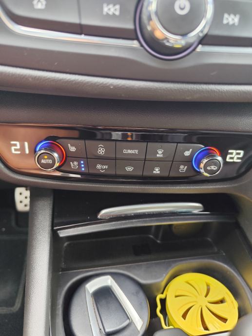 Insignia 2,0 D automatik, full,reg 1 god, fotografija 10