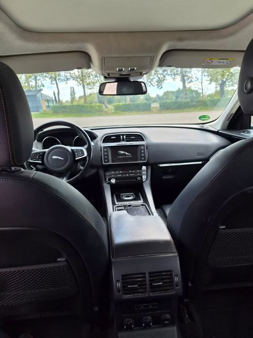 Jaguar F-Pace 2.0 D AWD Prestige automatik, fotografija 6