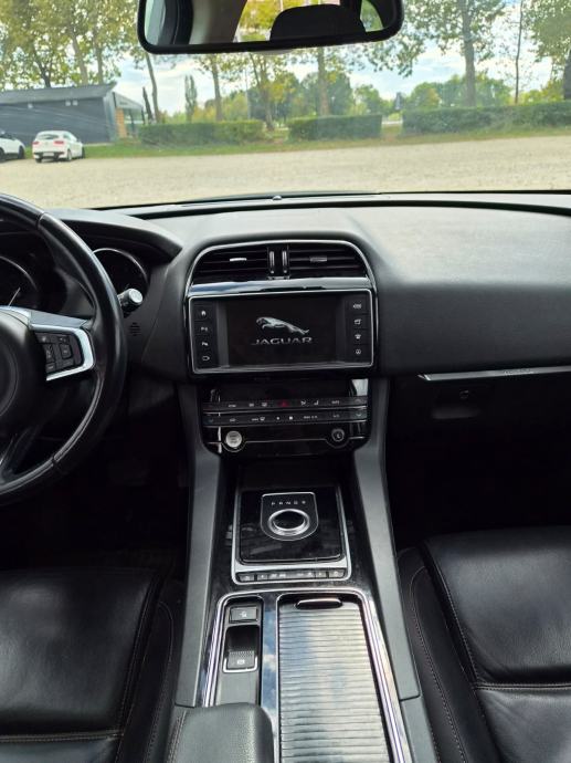 Jaguar F-Pace 2.0 D AWD Prestige automatik, pogled izvana - slika 5