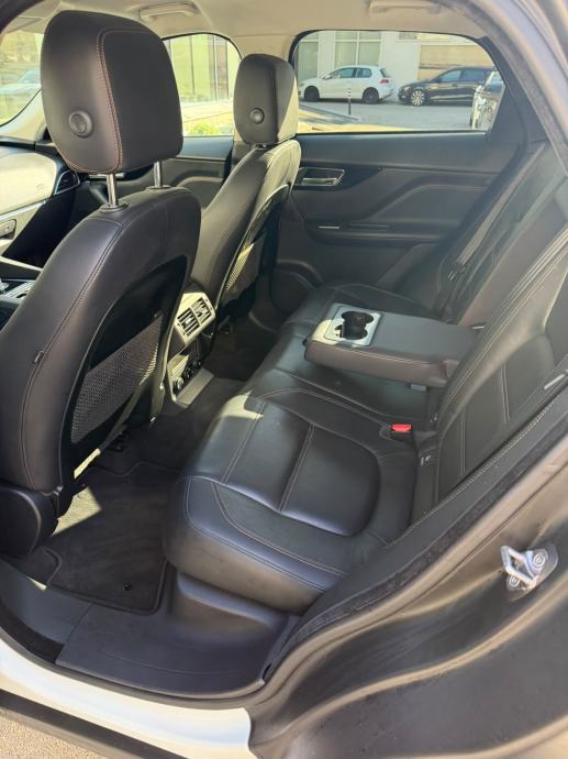 Jaguar F-Pace 2.0 D, fotografija 14