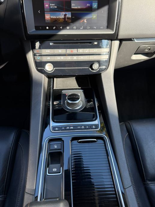 Jaguar F-Pace 2.0 D, fotografija 15