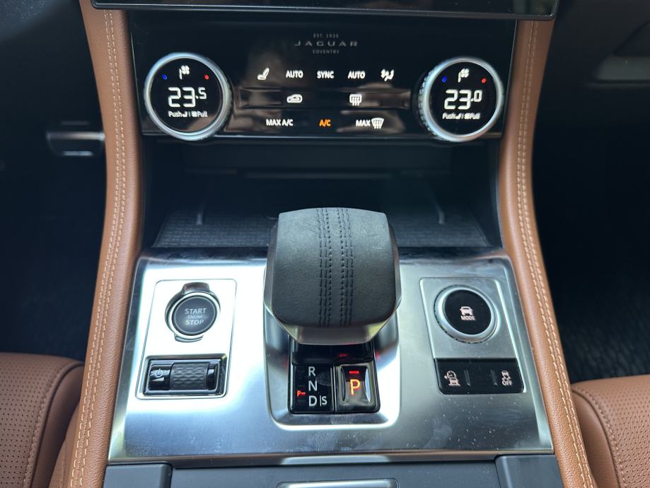 Jaguar F-Pace *R-DYNAMIC*KAMERA*GRIJANJE SJEDALA*REG 11/2026*PDV*, fotografija 15