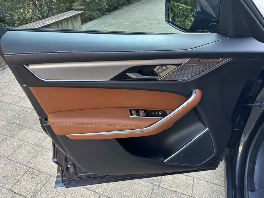 Jaguar F-Pace *R-DYNAMIC*KAMERA*GRIJANJE SJEDALA*REG 11/2026*PDV*, fotografija 9