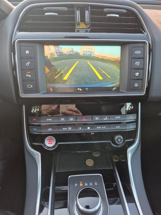 Jaguar XE 2.0D Prestige 180ks / 8AT / 2017 / REG 07/2027 / NOVI LANAC, fotografija 6