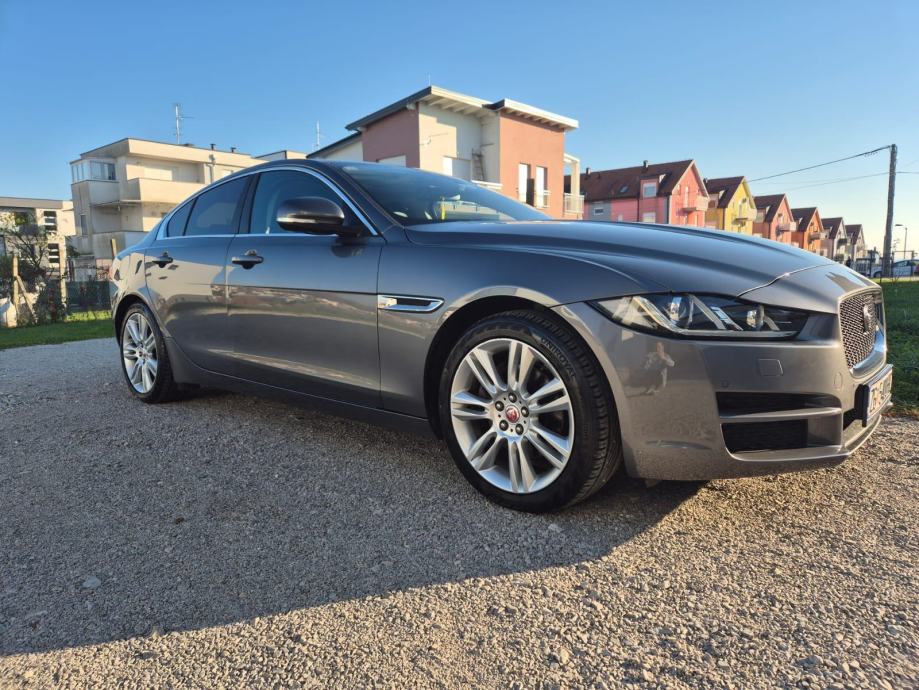 Jaguar XE 2.0D Prestige 180ks / 8AT / 2017 / REG 07/2027 / NOVI LANAC, fotografija 11