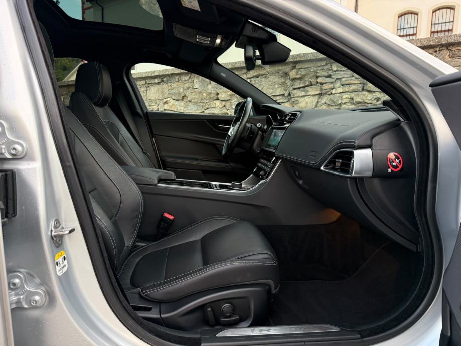 Jaguar XE 2.0D AWD,R SPORT,Panorama,Automatik,Meridian,Kamera,Koža, fotografija 14