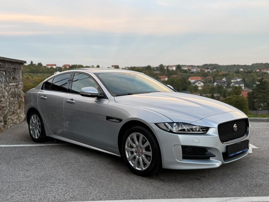Jaguar XE 2.0D AWD,R SPORT,Panorama,Automatik,Meridian,Kamera,Koža, fotografija 6
