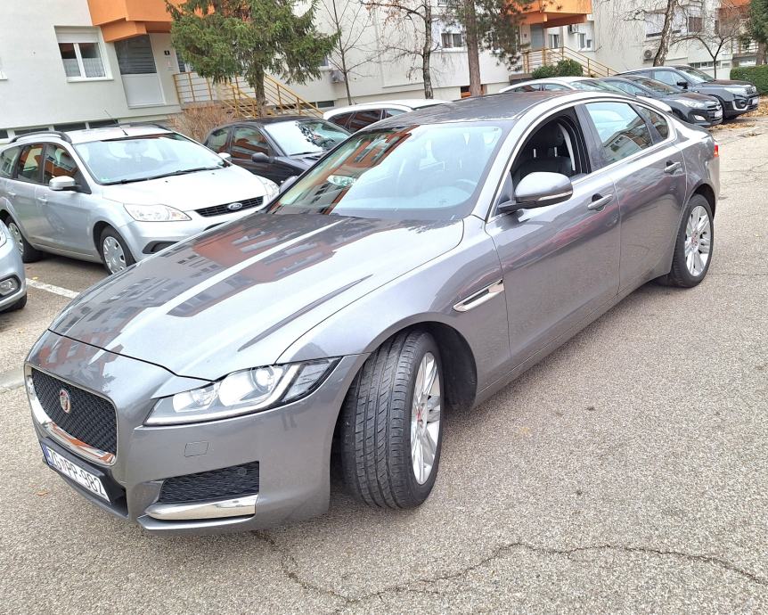 Jaguar XF 2,0 D odlično stanje,bez garancije 12500 eur, fotografija 3