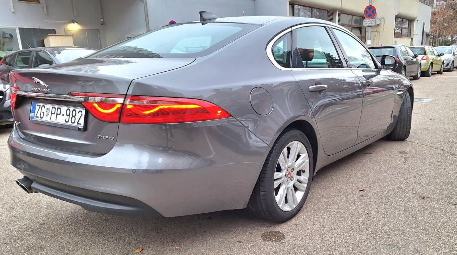 Jaguar XF 2,0 D odlično stanje,bez garancije 12500 eur, fotografija 6