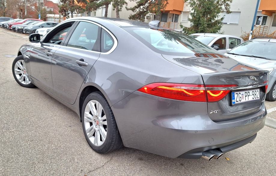 Jaguar XF 2,0 D odlično stanje,bez garancije 12500 eur, fotografija 8