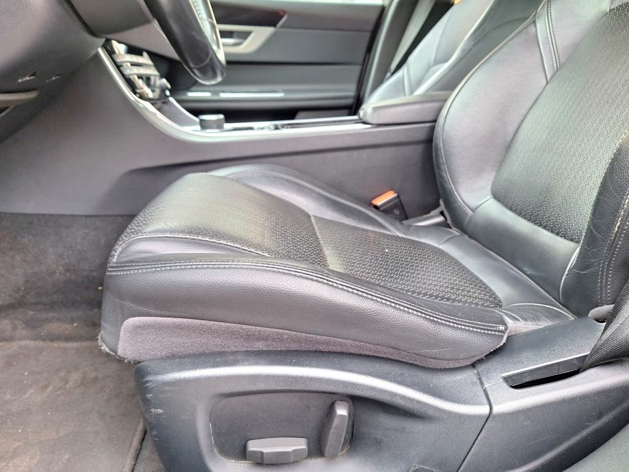 Jaguar XF 2,0 D odlično stanje,bez garancije 12500 eur, fotografija 11