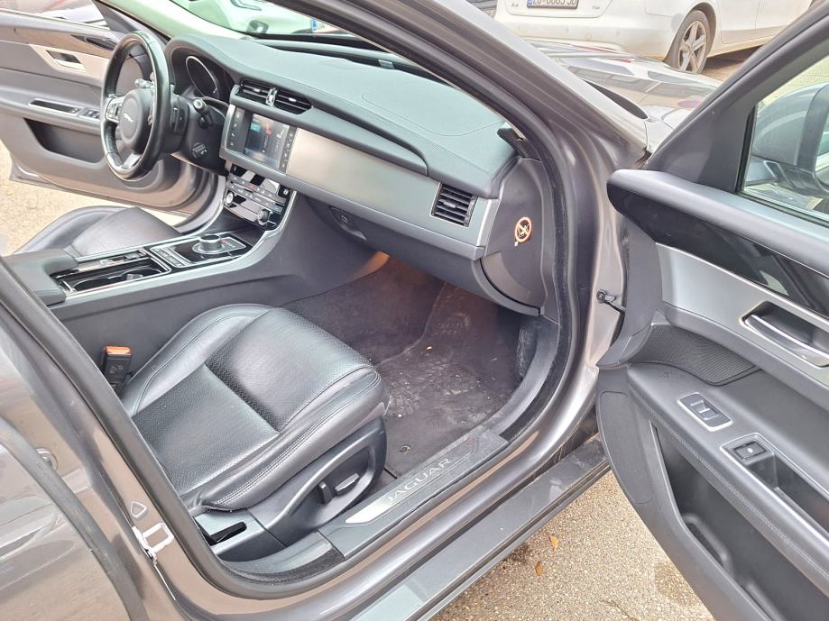 Jaguar XF 2,0 D odlično stanje,bez garancije 12500 eur, fotografija 14