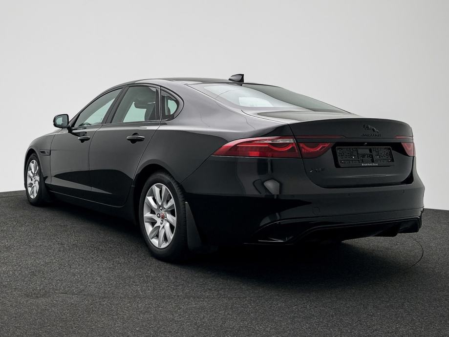 Jaguar XF 2,0d D200 SE MHEV, fotografija 2