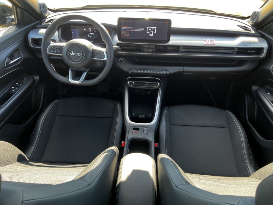 Jeep Avenger 1.2 Hybrid Altitude automatik ***DOSTUPNO ODMAH***, fotografija 13