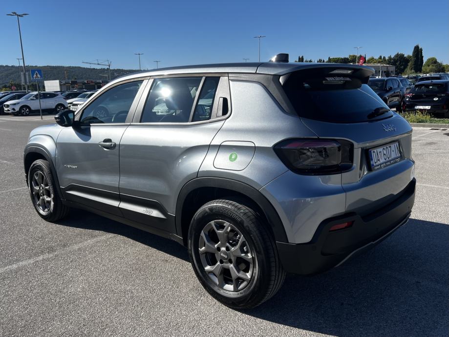 JEEP Avenger ICE 1.2 100 MT Longitude ***Samo 2.800 km***, fotografija 3