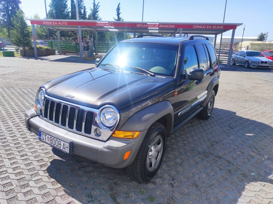 Jeep Cherokee 2,8 CRD, fotografija 3