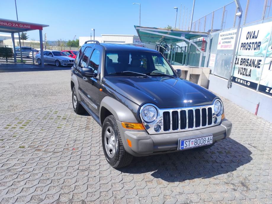 Jeep Cherokee 2,8 CRD, fotografija 11