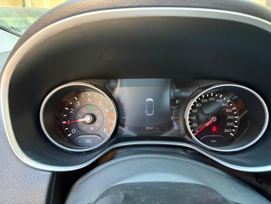 Jeep Compass 1,3 automatik 150ks full oprema, fotografija 11