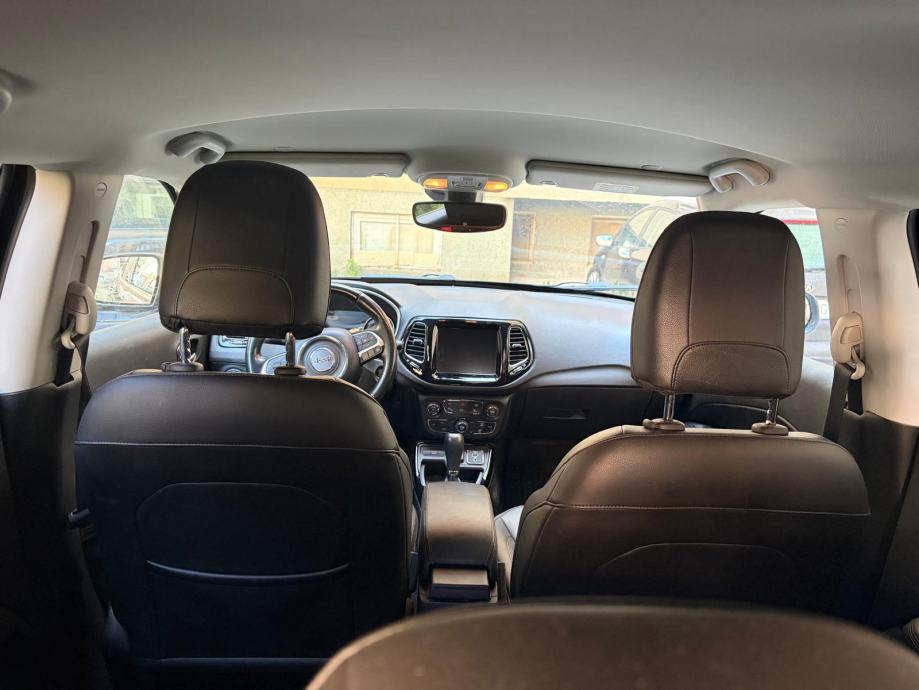 Jeep Compass 1,3 automatik 150ks full oprema, fotografija 12