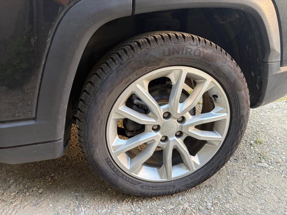 Jeep Compass 1,3 automatik 150ks full oprema, fotografija 6