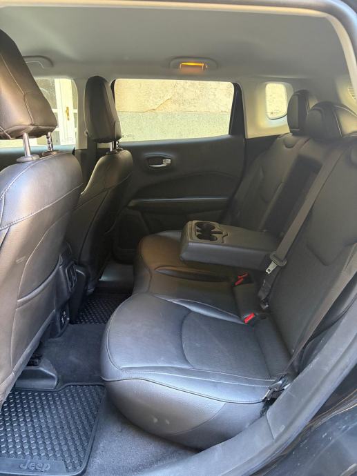 Jeep Compass 1,3 automatik 150ks full oprema, fotografija 8