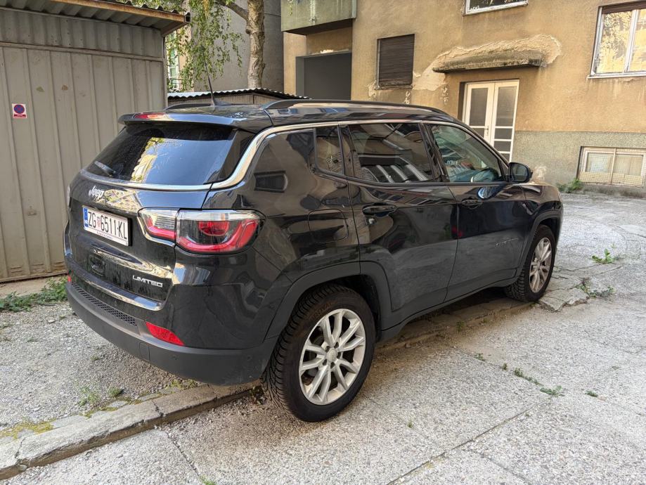 Jeep Compass 1,3 automatik 150ks full oprema, fotografija 4